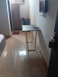 TV a/nebo společenská místnost v ubytování Hotel O Shubkamna