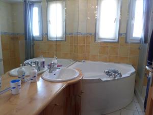 Fotografia z galérie ubytovania Appartement F5 en Bord de Mer avec Terrasse, Clim et Parking - Palavas - FR-1-715-44 v destinácii Palavas-les-Flots
