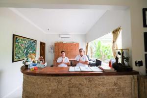 Gæster der bor på Poinciana Resort + 136 billeder