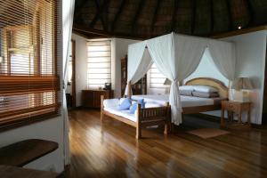 Voodi või voodid majutusasutuse Coco Palm Dhuni Kolhu - 20 percent off roundtrip Seaplane for stays from 1 May to 30 September 2025 toas