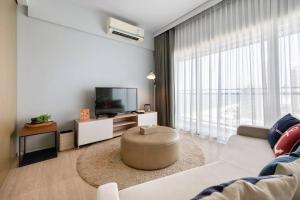 TV a/nebo společenská místnost v ubytování Veranda Residence/2BRFamilySuite