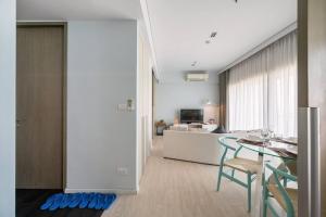 TV a/nebo společenská místnost v ubytování Veranda Residence/2BRFamilySuite