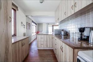 Η κουζίνα ή μικρή κουζίνα στο Vacation Home Next to Hartenbos Beach