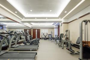 深圳葵花酒店公寓（福田口岸店）的健身中心和/或健身设施