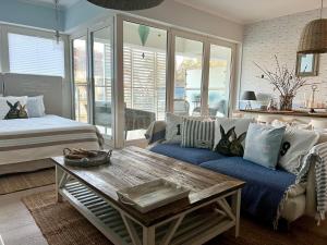Posteľ alebo postele v izbe v ubytovaní Morski Apartament Hampton w Playa Baltis