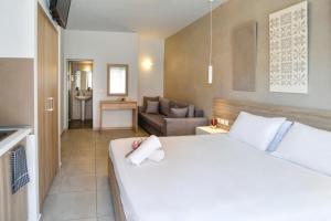 A bed or beds in a room at Medusa studios