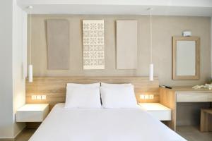A bed or beds in a room at Medusa studios