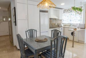 Kuchyňa alebo kuchynka v ubytovaní Apartamento mediterráneo en pleno corazón de Moraira