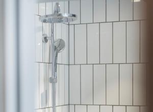 Un baño de Unity Malmö - A Studio Hotel