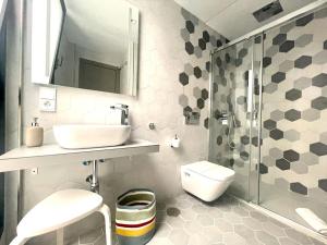 Phòng tắm tại Eva Recommends Soho Alameda