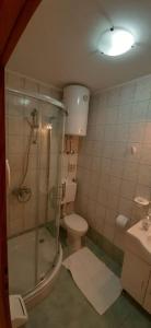Et badeværelse på Apartment Ivano - 90m to the beach