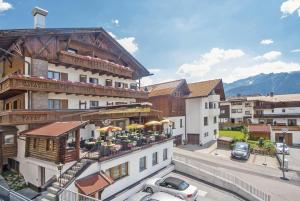 Nespecifikovaný výhled na hory nebo výhled na hory při pohledu z hotelu