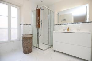 Kúpeľňa v ubytovaní IMMOGROOM - Beautiful and Cosy - Air conditioner - 5 min from beaches