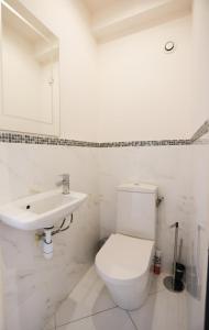 Kúpeľňa v ubytovaní IMMOGROOM - Beautiful and cosy- Suquet- near the beaches - AC