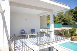 Swimmingpoolen hos eller tæt på Villa Ravanica