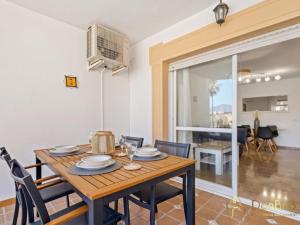 Zdjęcie z galerii obiektu Apartamento cerca de la playa en las lagunas de Mijas w mieście Fuengirola