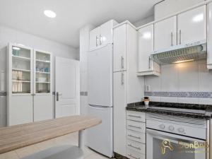 Kuchnia lub aneks kuchenny w obiekcie Apartamento cerca de la playa en las lagunas de Mijas