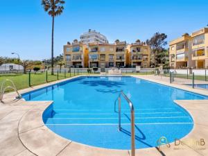 Basen w obiekcie Apartamento cerca de la playa en las lagunas de Mijas lub w pobliżu