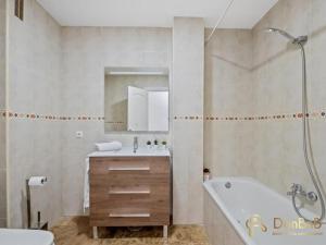 Łazienka w obiekcie Apartamento cerca de la playa en las lagunas de Mijas