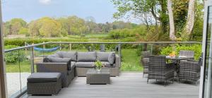 Vườn quanh Luxury retreat with hot tub & wood burner - Mylor