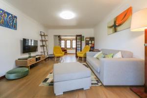 A seating area at Casa do Calejo