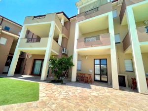 Gallery image of Apartment Eva in Tergu +34 photos