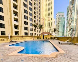Bazén v ubytování Rimal JBR, Jumeirah Beach Residence - Mint Stay nebo v jeho okolí