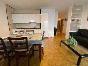 Kuhinja oz. manjša kuhinja v nastanitvi Elegante appartamento con vista sulle dolomiti