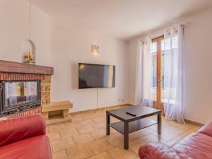 TV a/nebo společenská místnost v ubytování Villa Kasara by Interhome