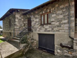 The building in which the holiday home is located