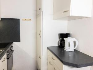 Η κουζίνα ή μικρή κουζίνα στο Apartment Weitblick - F 112 by Interhome +31 φωτογραφίες