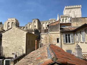 Fotografia z galérie ubytovania Bel appartement avec vue sur le Palais des Papes v Avignone