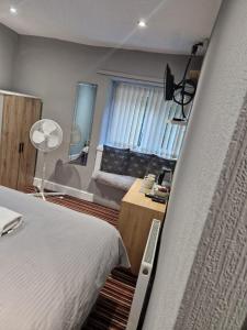 Postel nebo postele na pokoji v ubytování Shears Inn