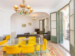 Posezení v ubytování Apartment Eix-Dret-Roger de LLuria-Valencia by Interhome