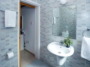 Vonios kambarys apgyvendinimo įstaigoje Villa abdera by Interhome