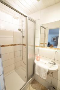 Koupelna v ubytování Holiday Home Jula by Interhome