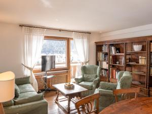 Knihovna v apartmánu