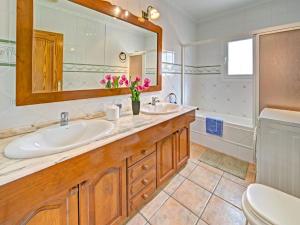 A bathroom at Holiday Home La Sal by Interhome