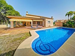 The swimming pool at or close to Holiday Home La Sal by Interhome