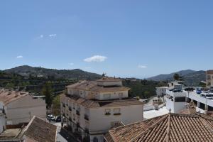 A general mountain view or a mountain view taken from Az apartmant