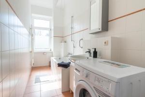 Fotografie z fotogalerie ubytování Komfortable Monteursunterkunft: 4-Zimmer-Wohnung mit getrennten Betten v destinaci Erfurt