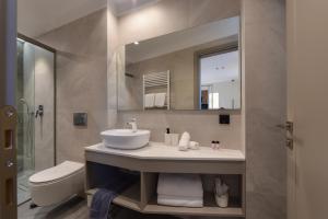 A bathroom at Zalo Urban Living Spaces