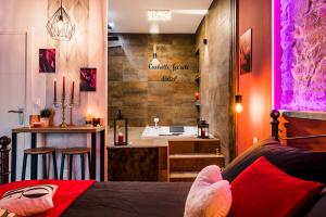 Fotografie z fotogalerie ubytování Cachette Secrète & SPA v destinaci Bourgoin