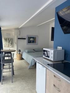Kuchyň nebo kuchyňský kout v ubytování Au Sabluline chambres d'hôtes gîtes