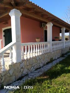 Gallery image of Σπίτι δίπλα στη θάλασσα in Lefkímmi