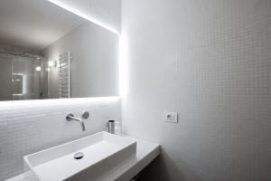 A bathroom at BasicVillage Milano