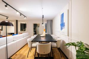 Posezení v ubytování Stylish 4 suites +patio luxury apartment Gran Via