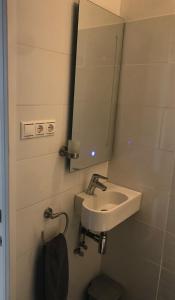 Kúpeľňa v ubytovaní Penthouse Playa Rabdells Oliva with pool and seaview