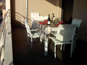 Balkon lub taras w obiekcie T2 d'exception 100m plage terrasse vue mer et montagnes