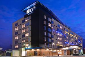 an image of a hotel at night at Aloft Secaucus Meadowlands in Secaucus